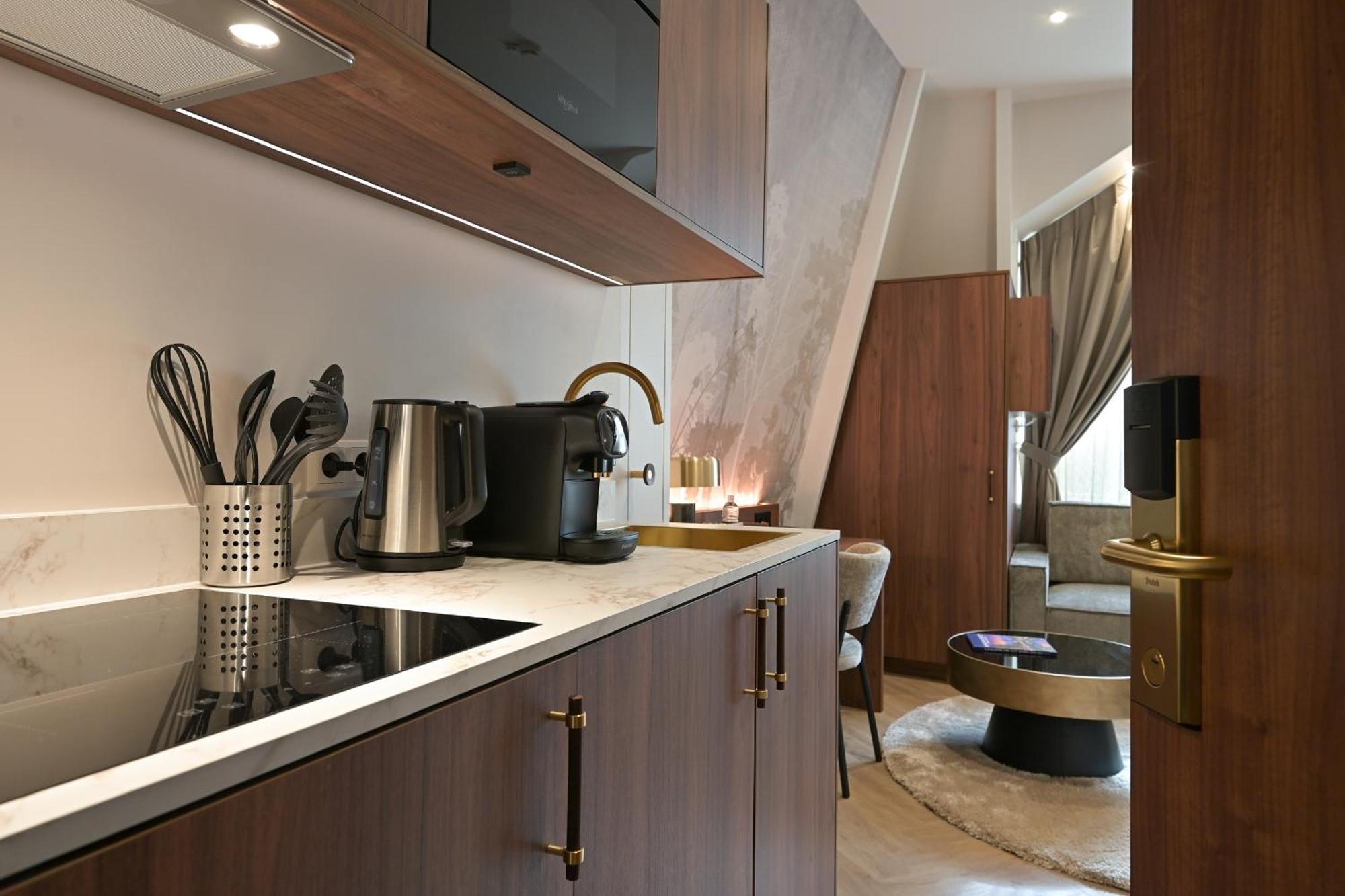 Novallure Downtown - Short Stay Apartments L'Aia Esterno foto